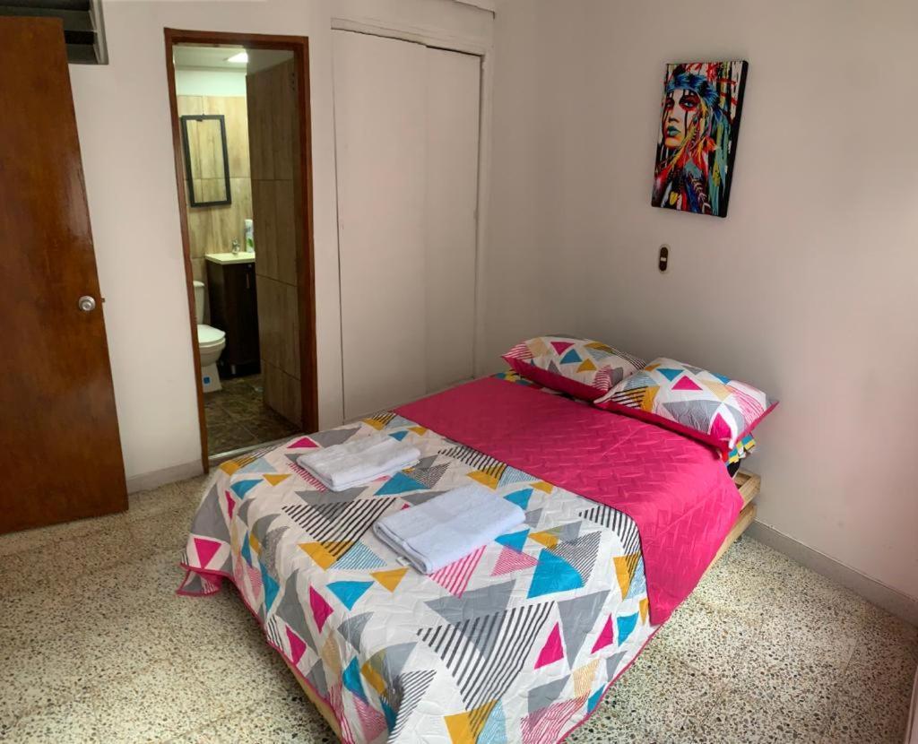 Hostel Kumho Alojamiento 메딜린 외부 사진