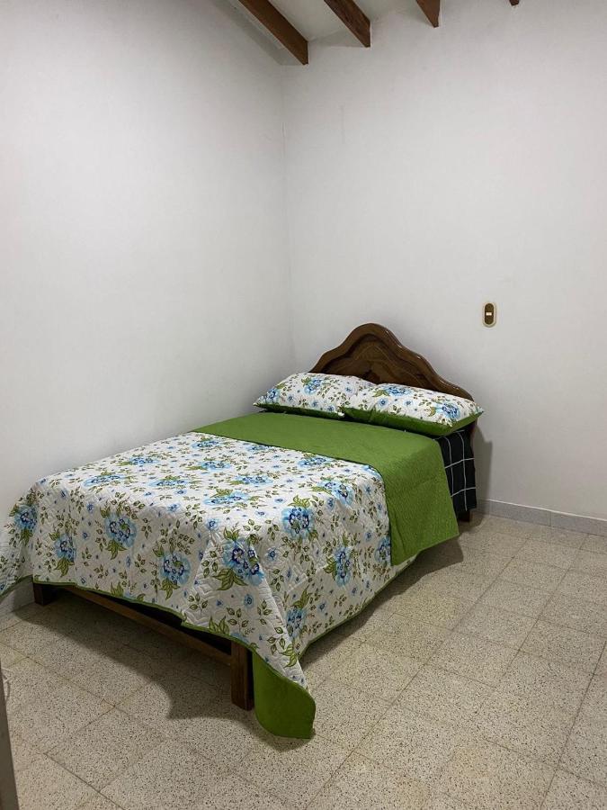 Hostel Kumho Alojamiento 메딜린 외부 사진