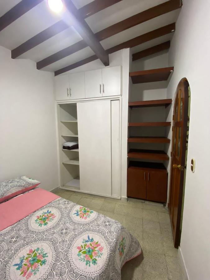 Hostel Kumho Alojamiento 메딜린 외부 사진