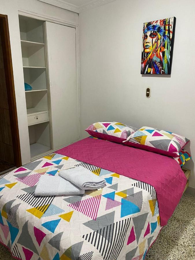 Hostel Kumho Alojamiento 메딜린 외부 사진
