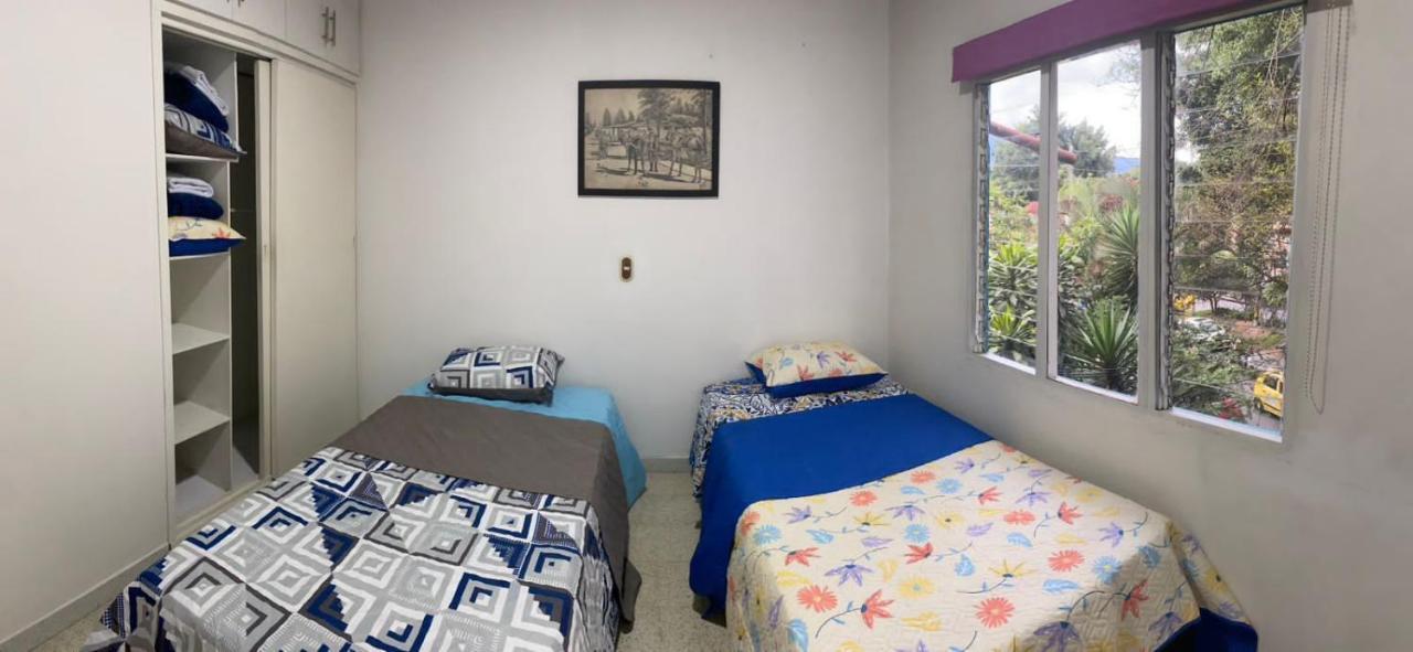 Hostel Kumho Alojamiento 메딜린 외부 사진