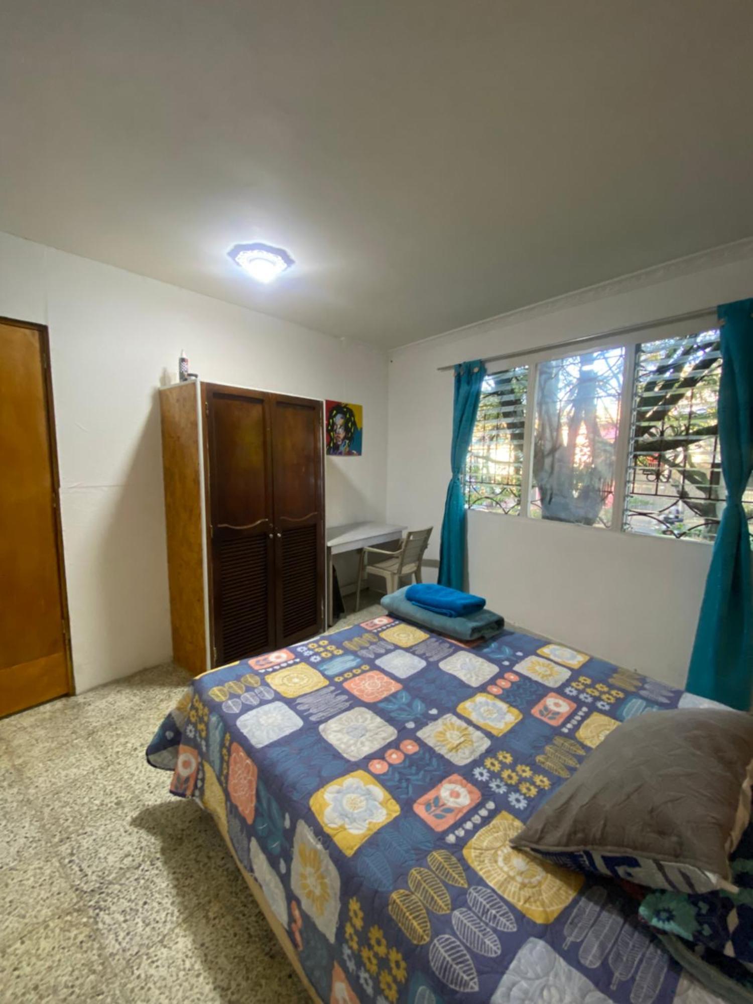 Hostel Kumho Alojamiento 메딜린 외부 사진