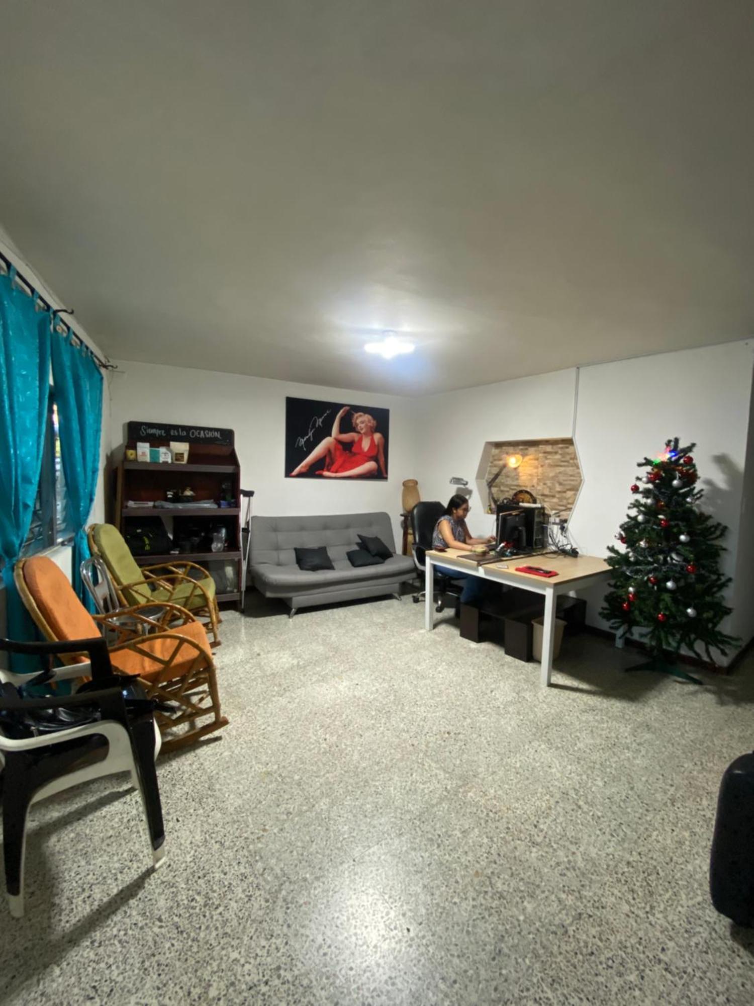 Hostel Kumho Alojamiento 메딜린 외부 사진
