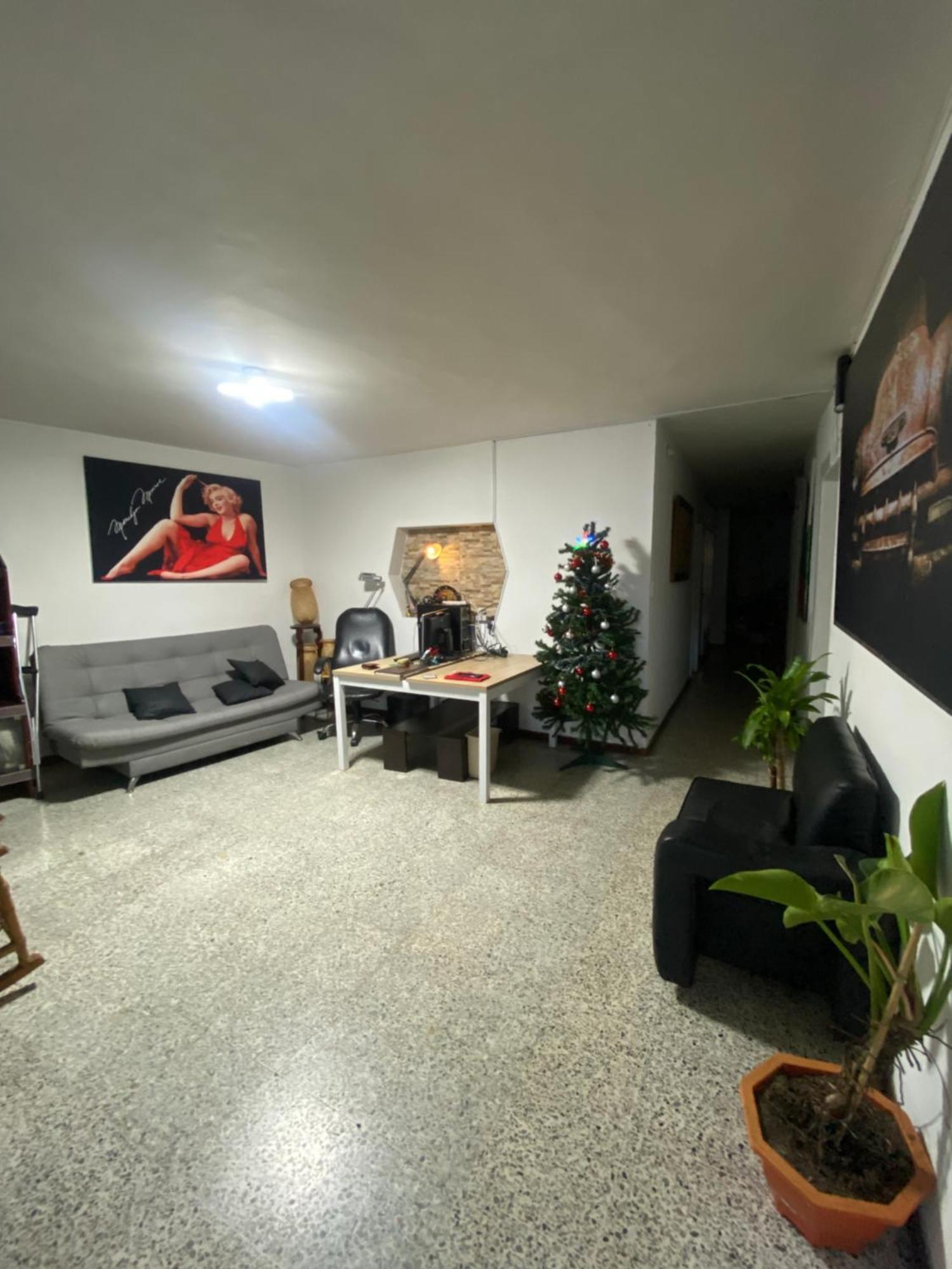 Hostel Kumho Alojamiento 메딜린 외부 사진